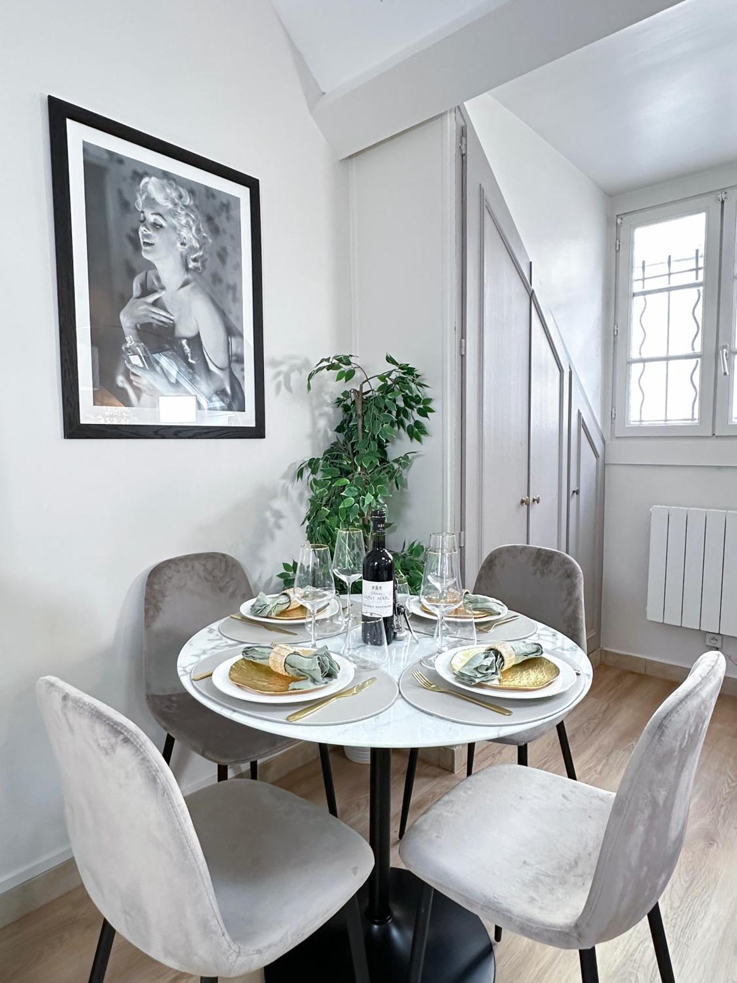 Unique & Beautiful Duplex In Saint-Germain Lägenhet Paris Exteriör bild