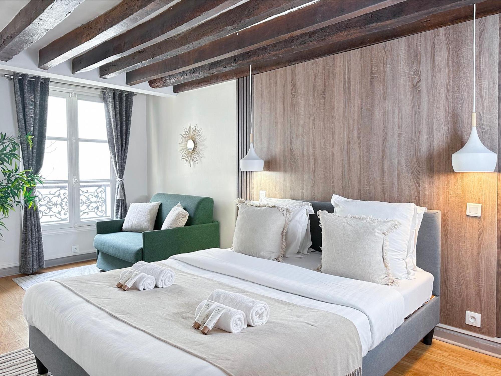 Unique & Beautiful Duplex In Saint-Germain Lägenhet Paris Exteriör bild