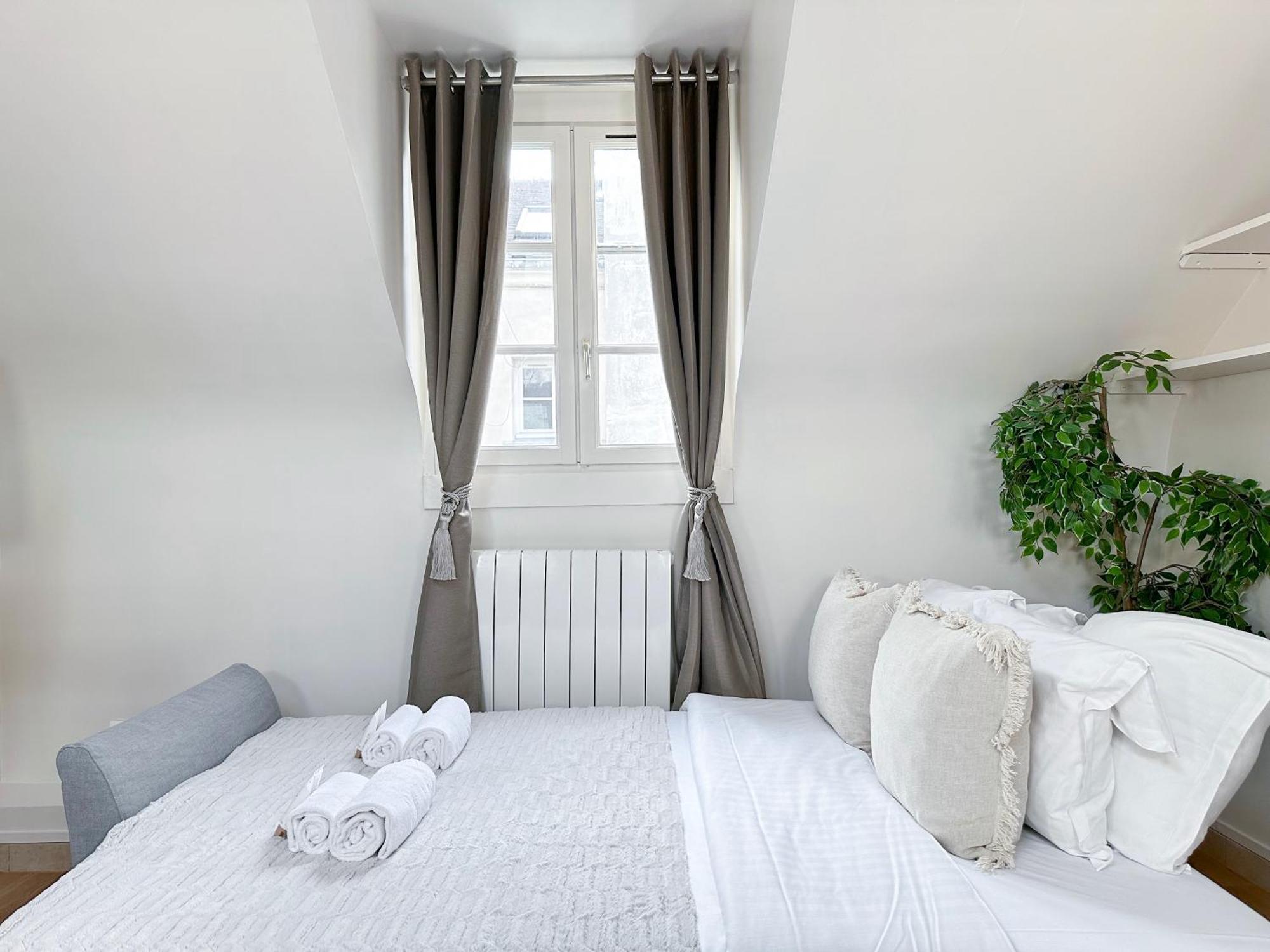 Unique & Beautiful Duplex In Saint-Germain Lägenhet Paris Exteriör bild