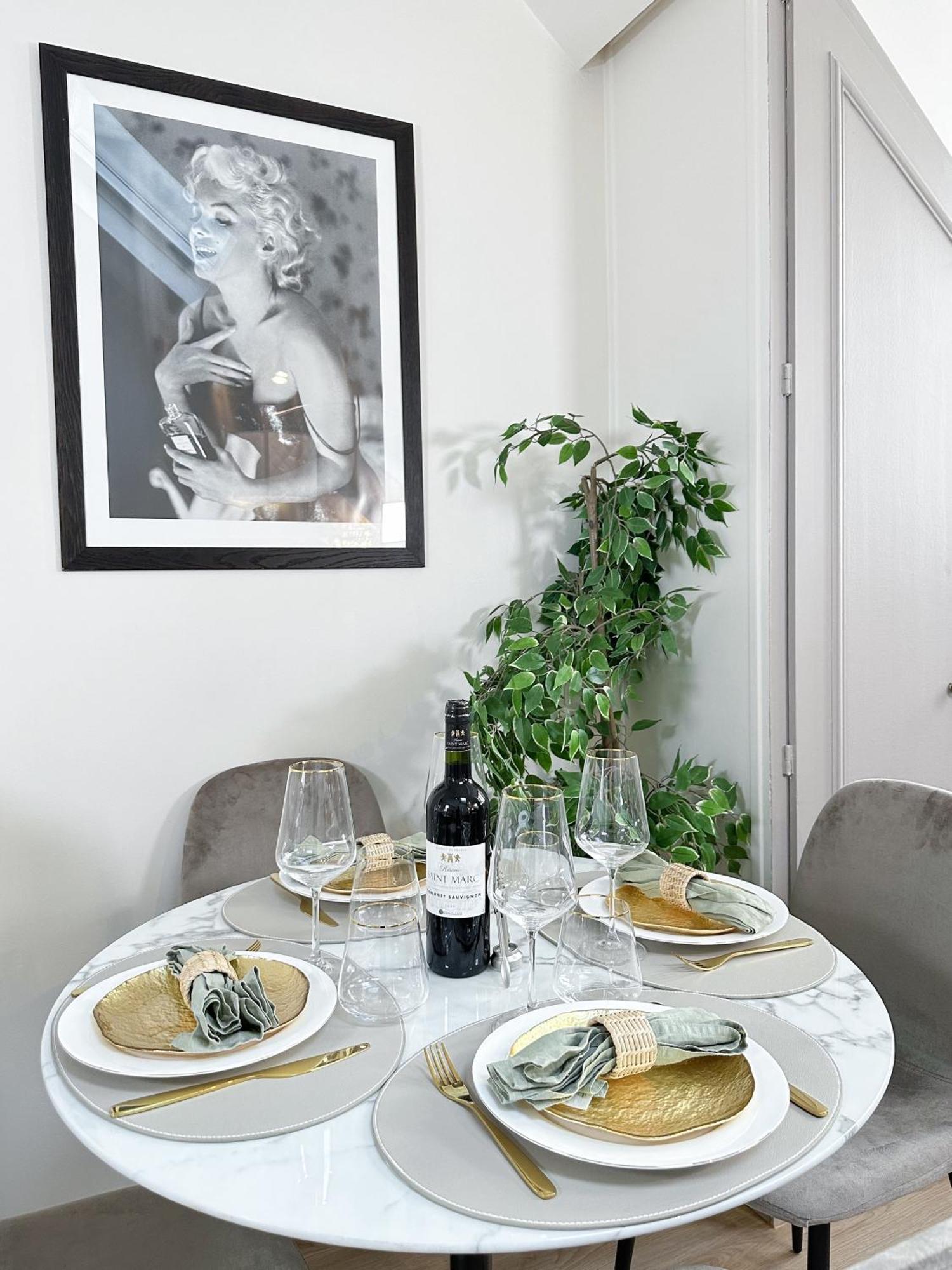 Unique & Beautiful Duplex In Saint-Germain Lägenhet Paris Exteriör bild