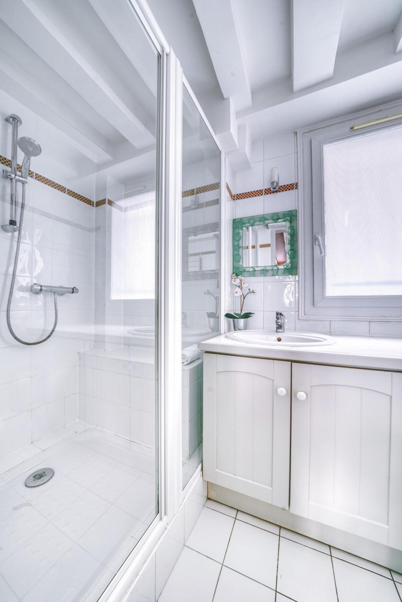 Unique & Beautiful Duplex In Saint-Germain Lägenhet Paris Exteriör bild