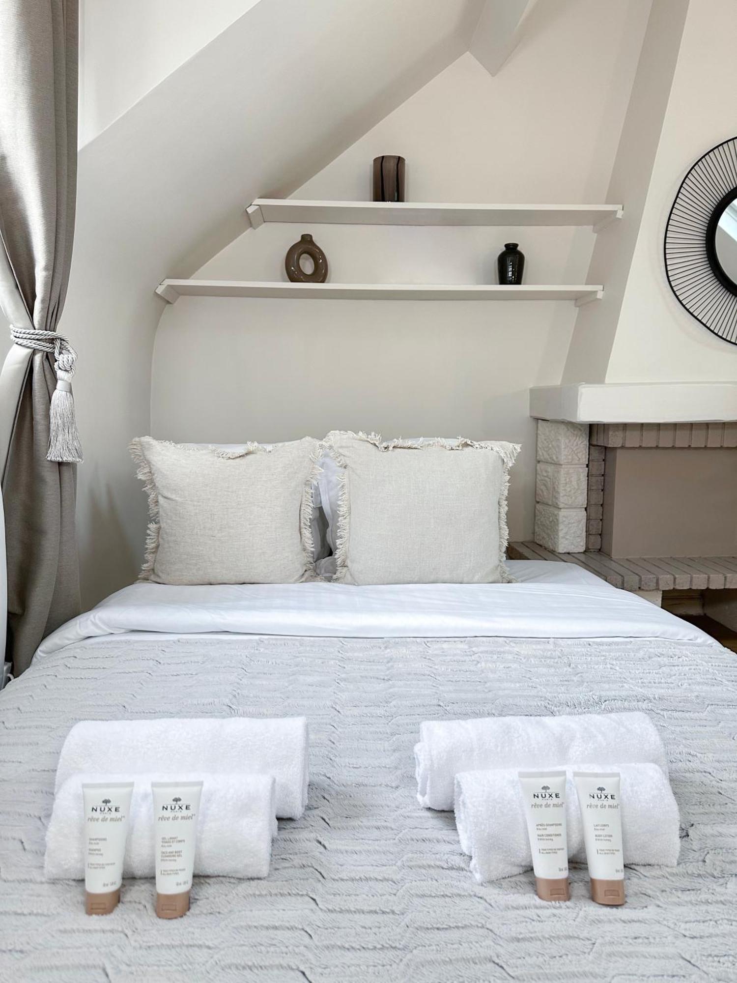 Unique & Beautiful Duplex In Saint-Germain Lägenhet Paris Exteriör bild