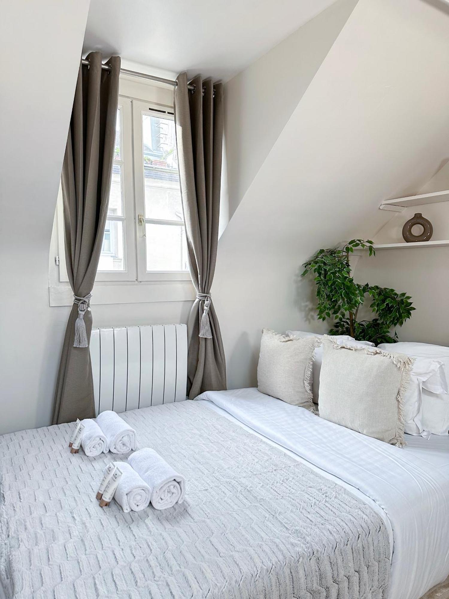 Unique & Beautiful Duplex In Saint-Germain Lägenhet Paris Exteriör bild