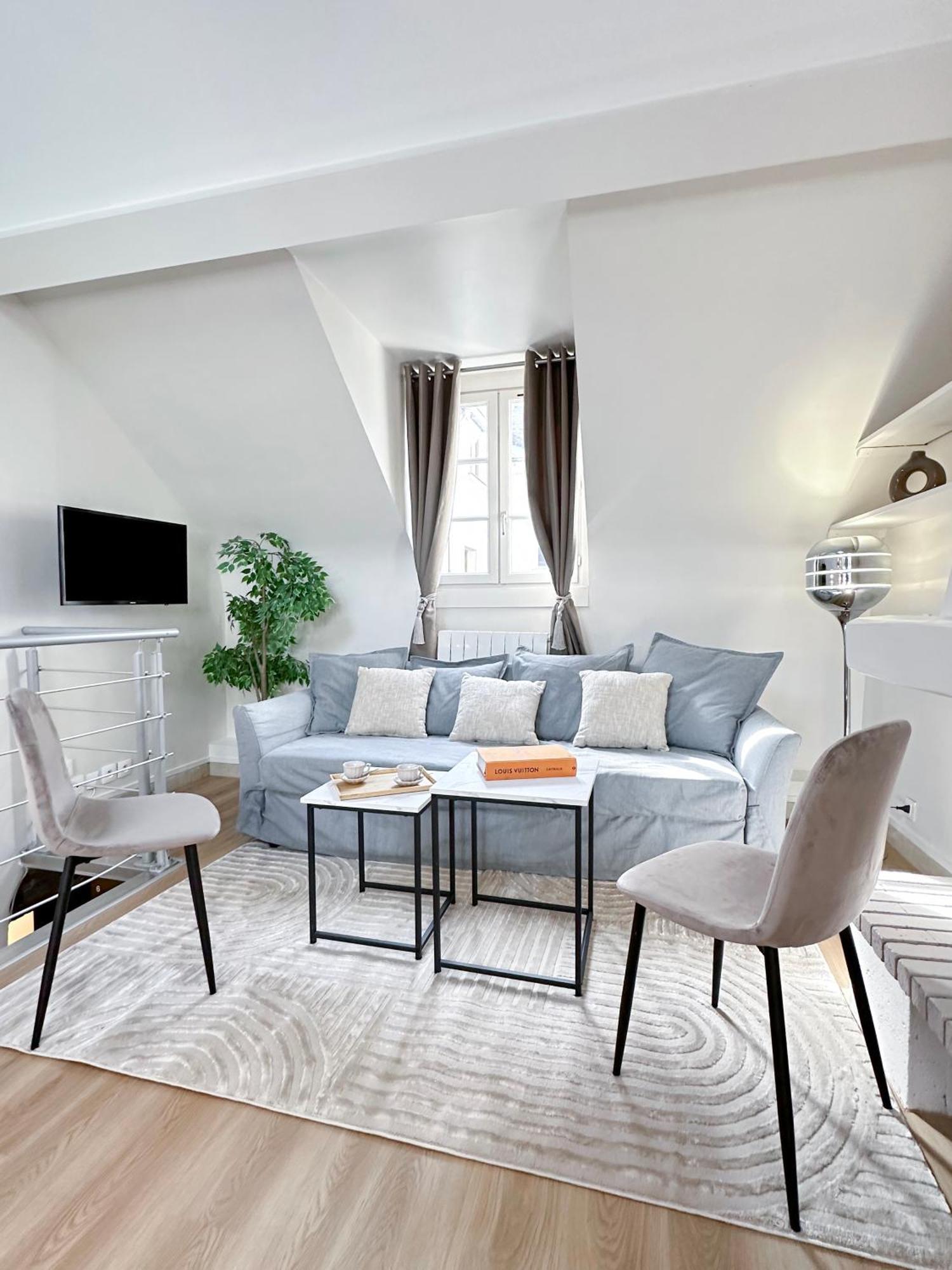 Unique & Beautiful Duplex In Saint-Germain Lägenhet Paris Exteriör bild