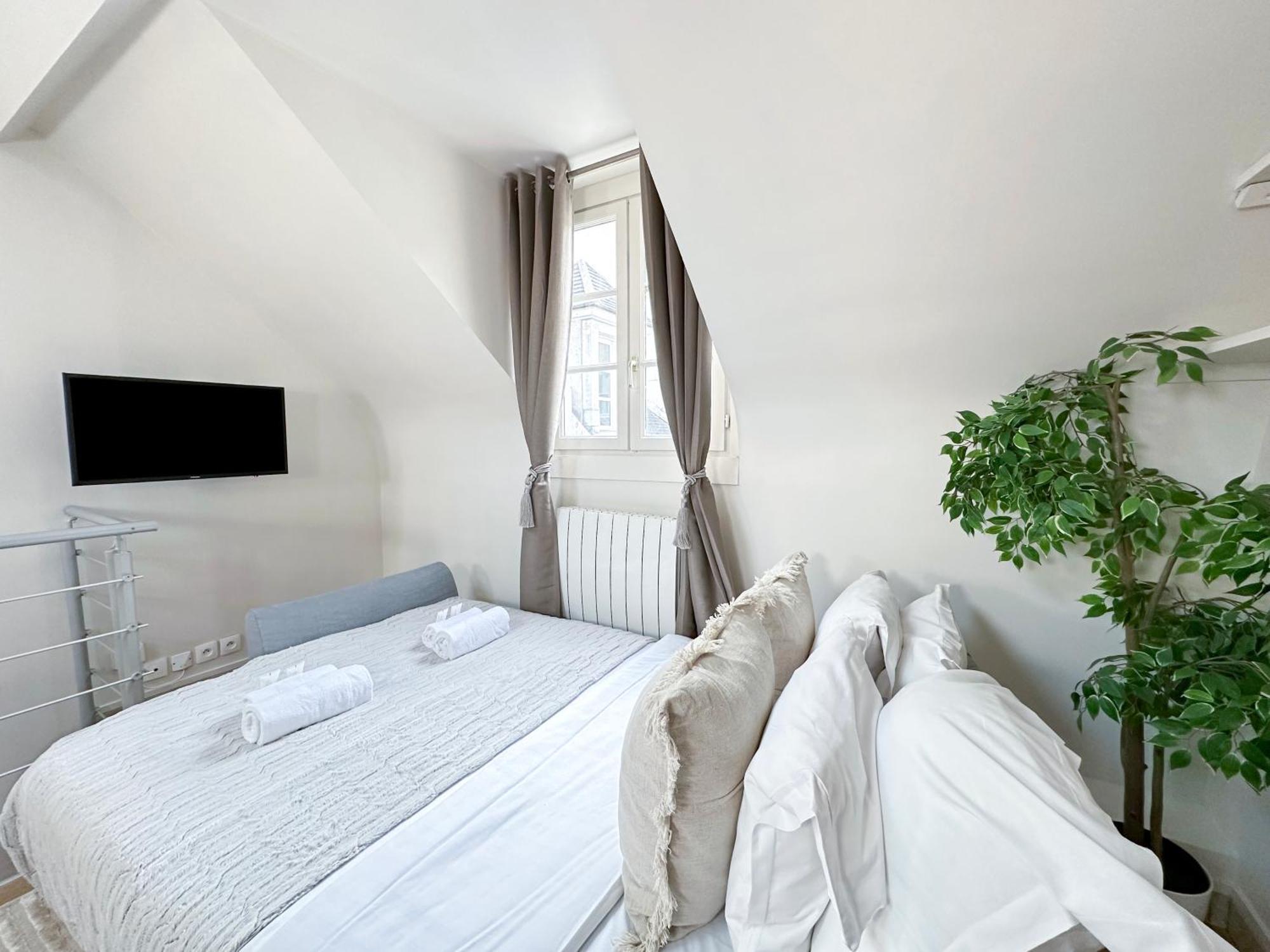 Unique & Beautiful Duplex In Saint-Germain Lägenhet Paris Exteriör bild